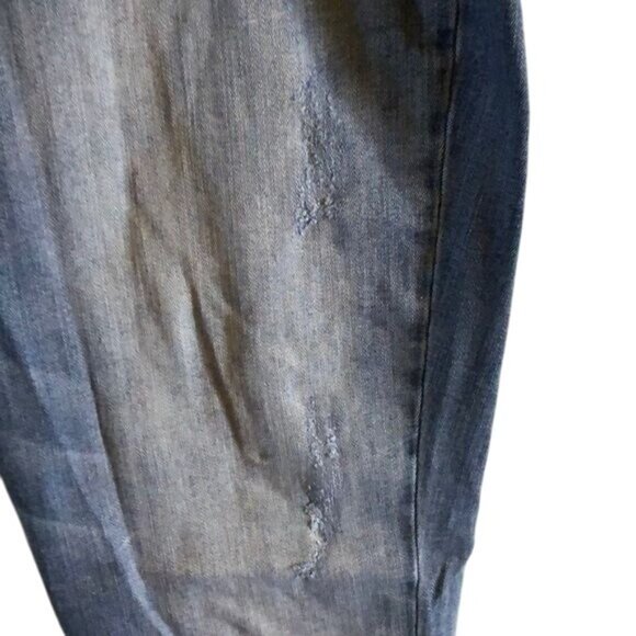 NWOT Women’s INC Embroidered Floral Jeans, Size 10P, Medium Wash - Picture 5 of 8